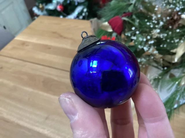 ANCIENNE PETITE BOULE de Noël en verre mercurisé epais bleu EUR 16,00