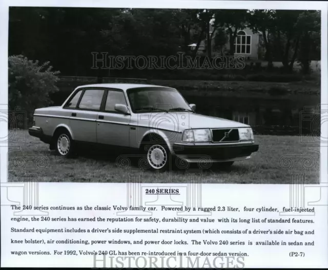 1992 Press Photo Automobile Volvo 240 Series a Classic Family Car - spp00908