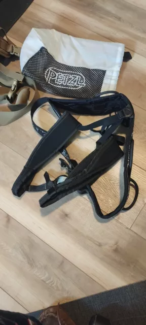 PETZL Clyde C61 Climbing Sit-Harness Large w/Original Carry Bag Unused