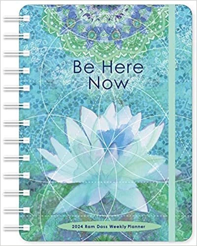 RAM DASS 2024 Weekly Planner: Be Here Now | Travel-Size 12-Month RAM DASS 2024 Weekly Planner: Be Here Now | Travel-Size 12-Month