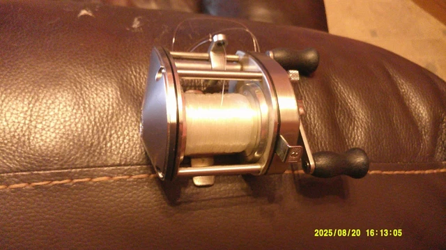 SHIMANO FISHING REEL W/ Box - Bantam 500 - Super Clean