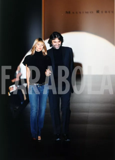 Altes Pressefoto Andrea Bocelli Mit Martina Colombardi, 2001, Druck 20x30 CM