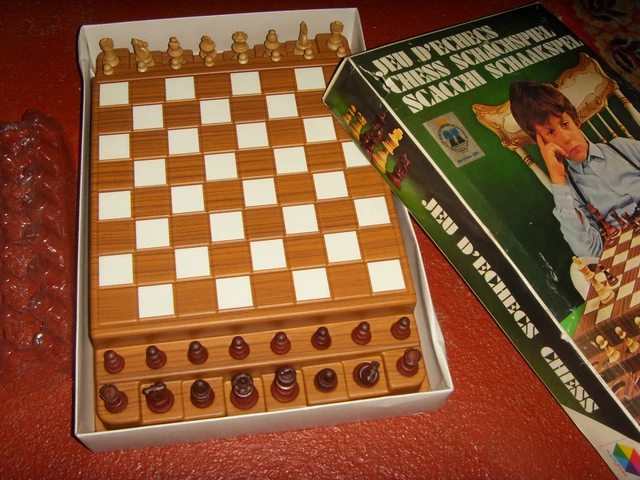 Jeu d'échecs en buis Café de la Régence Paris 1950/60 Jeu d'échecs en buis Café de la Régence Paris 1950/60