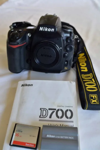 NIKON D 700  Bundle with 2 Nikkor lenses, 1  flash and set of Pocket Wizards
