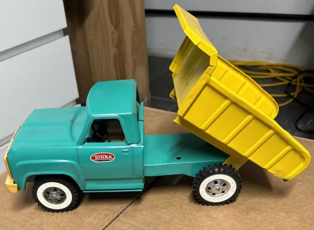 Vintage Tonka Gravel Dump Truck  green and yellow 13190 In Great Shape