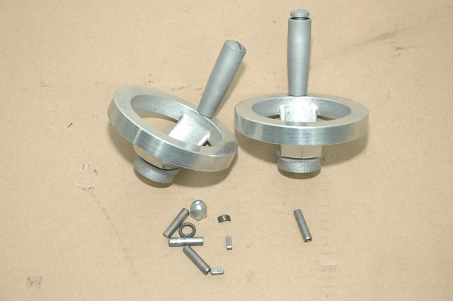 Grizzly G0704 X-Axis Handwheel Qty 2 w/Graduated Dials, Keys