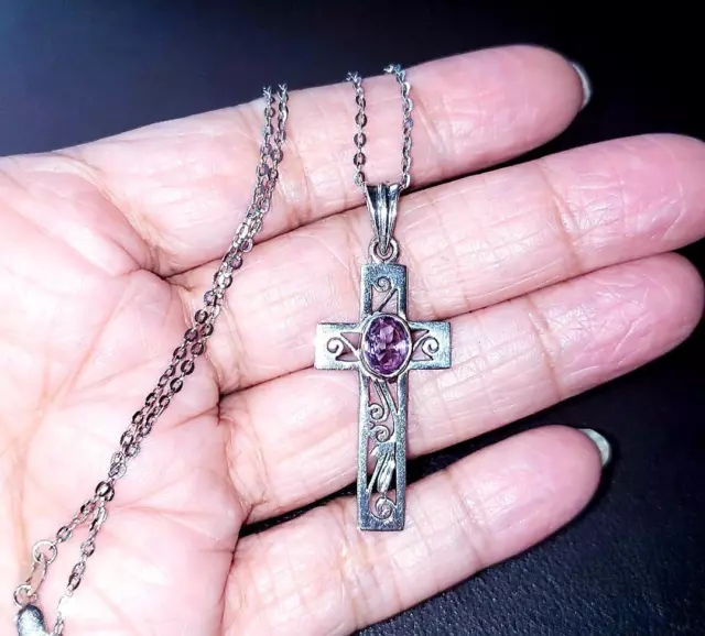 925 Vintage Amethyst Cross Filigree Pendant / Necklace (5.6 grams)!