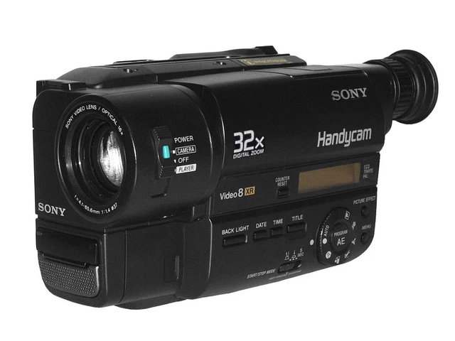 Camescope Sony Handycam CCD TR411E – Zoom 32x, Standard Definition – Occasion