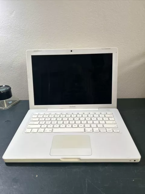 Apple Macbook A1181 Core 2 Duo -2007 LAPTOP Parts Or Repair