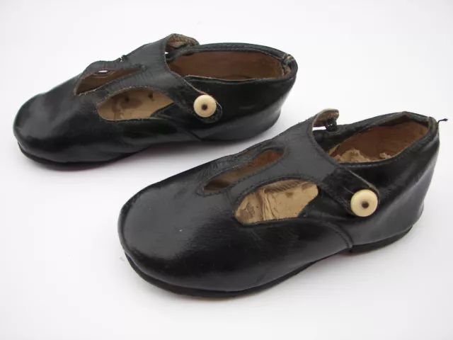 Anciennes chaussures pour poupée Jumeau, Bru, Steiner, SFBJ .........