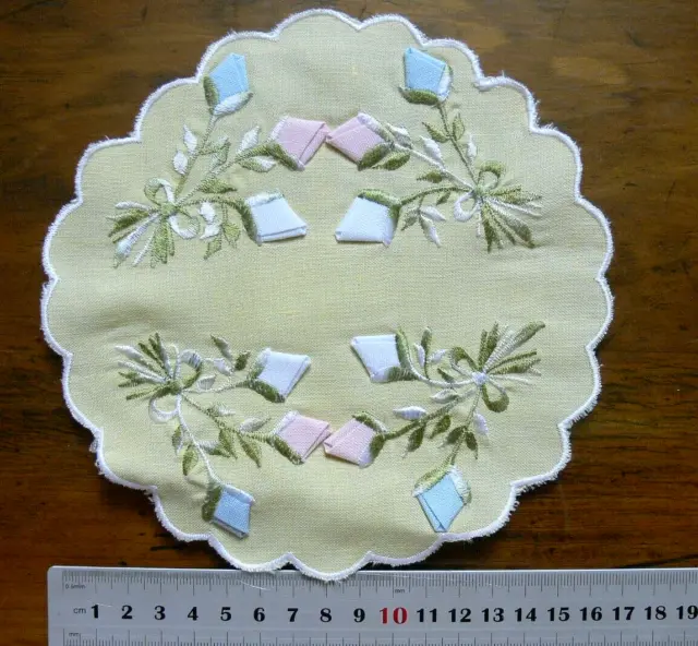 Satin Stitch Embroidered Fabric Fold Flowers YELLOW Linen Doily App17cm Round CE