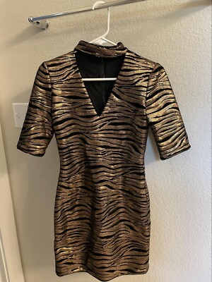 Exquisite Gold gown by Alice + Olivia Size 2 (never worn with tags)