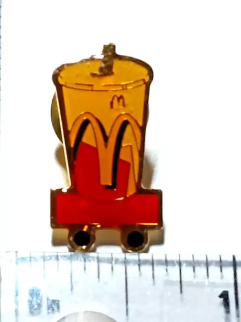 McDonald's DRINK ON WHEELS Lapel Pin (041123)
