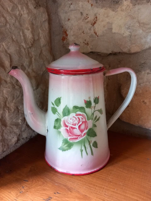 Ancienne Petite Cuisine En Tôle Avec Robinet Fonctionnel (jouet D'occasion)