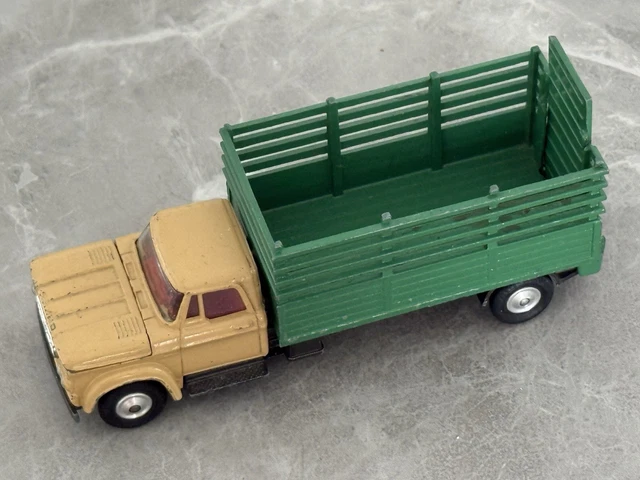 VINTAGE CORGI TOYS 484 Dodge Kew Fargo Beast Carrier. pigs