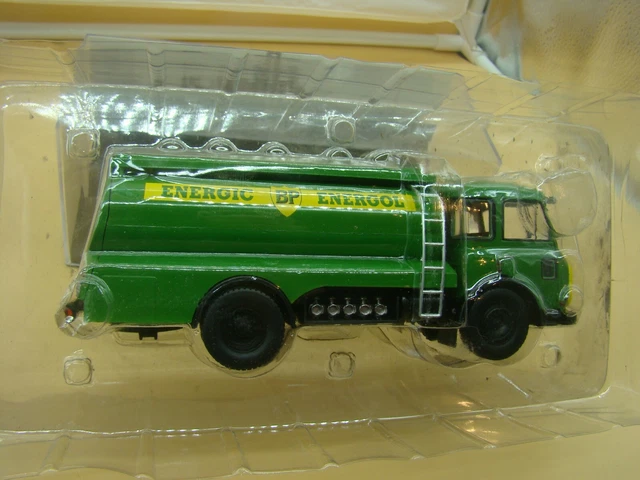 CIJ europarc camion Saviem citerne mobiloil - Collection