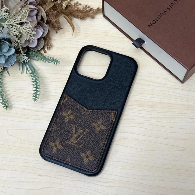 LOUIS VUITTON IPHONE15 Pro Max Case Monogram Card Holder
