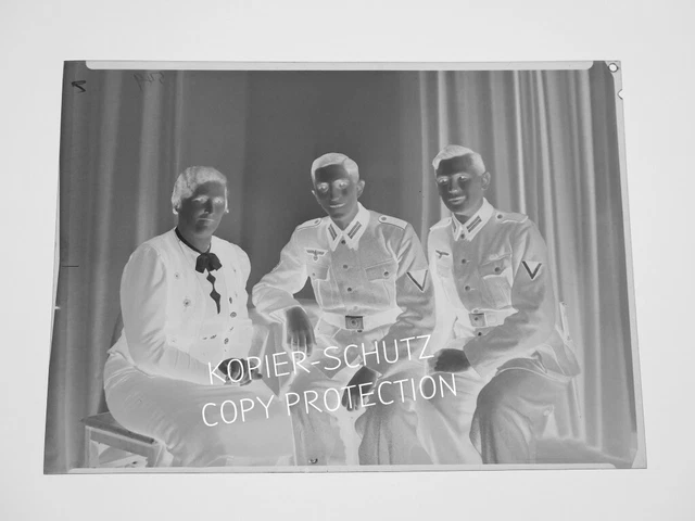 altes Foto Negativ Portrait Soldat Kamerad Frau Gruppe groß Vintage Sammler