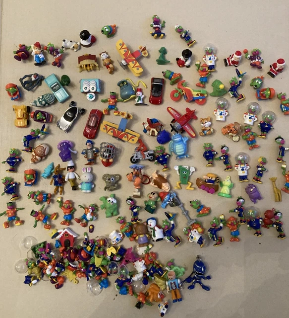 Lot de figurines en étain ou plomb peint, illustrant divers bataillons