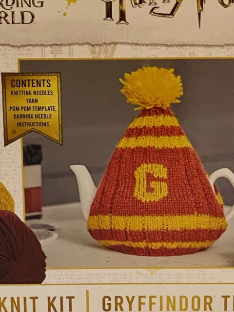 Neu Wizarding World Harry Potter Strickset Brandneu In Verpackung Gryffindor Mütze Tee Gemütlich 2