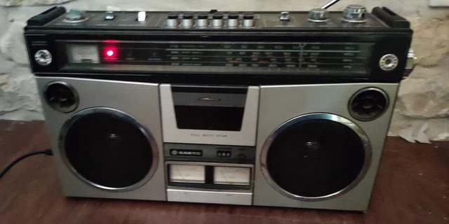 SANYO M 9903 LE VINTAGE BOOMBOX / GHETTOBLASTER !! - bazar