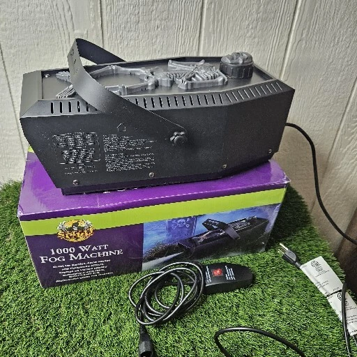 SPIRIT HALLOWEEN 1000 Watt Fog Machine with Fog Liquid, Cleaner & Fog