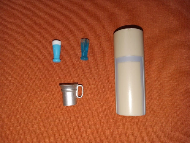 Star Wars Saga "Cantina table & glasses/drinks" diorama pieces/accessories lot Star Wars Saga "Cantina table & glasses/drinks" diorama pieces/accessories lot