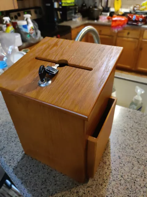 Boîte à suggestions montable de poche à verrouillage en bois