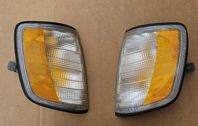 1992 1995 Mercedes W124 280E E320 E400 E500 Front RH LH Turn Signal 1315106903