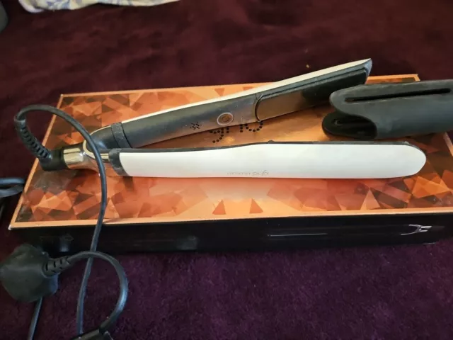 ghd Platinum+ Styler - Professional Smart Hair Straighteners