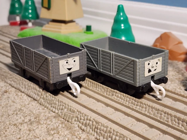 THOMAS & FRIENDS Trackmaster Tomy Caitlyn Cargo Trucks Lot Of 2 £14.42