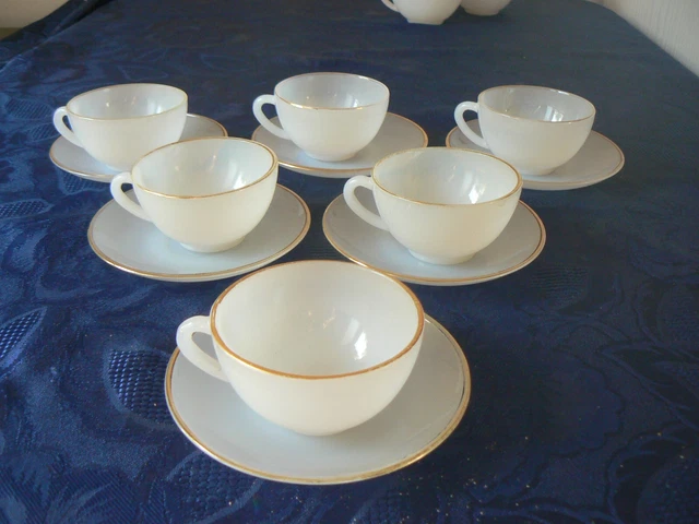 6 Anciennes Petites Tasses Sous Tasses Cafe Arcopal Blanches Filet Dore Vintage