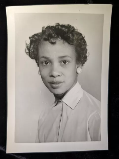 Vintage Photo B&W Portrait 1950s Pretty Beautiful Woman African Black Americana