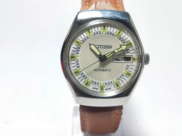 Vintage Citizen Automatic 8200 Movement Day Date Dial Analog Wrist Watch E219