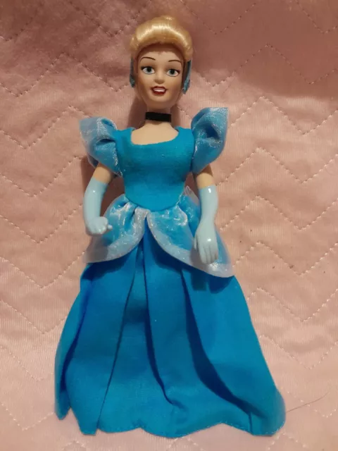 Aschenputtelblau Die Welt von Disney Prinzessin Porzellan Puppe Sammlerfiguren