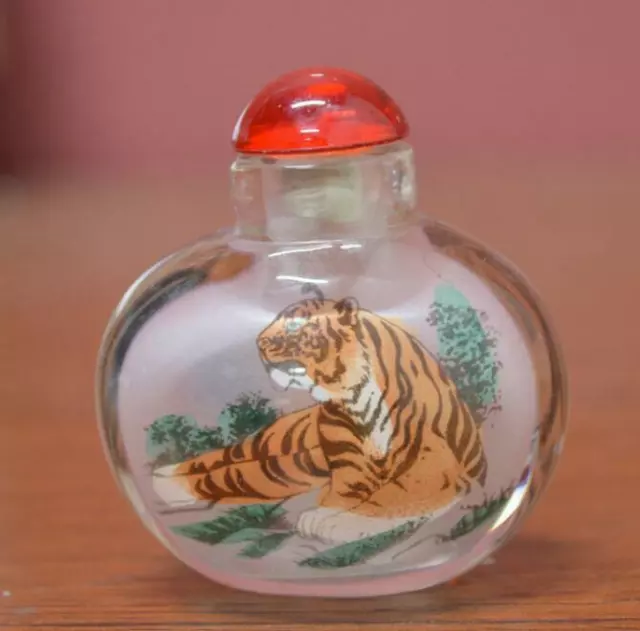 China Craft Collect Handmade Inside Painted Tiger Pattern Glass Snuff Bottle