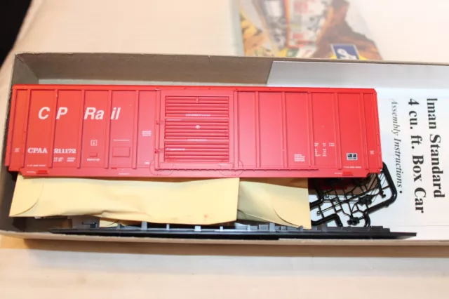 HO Scale Athearn, 50' Box Car, CP Rail, Red, #211172 - 5815 BNOS 3