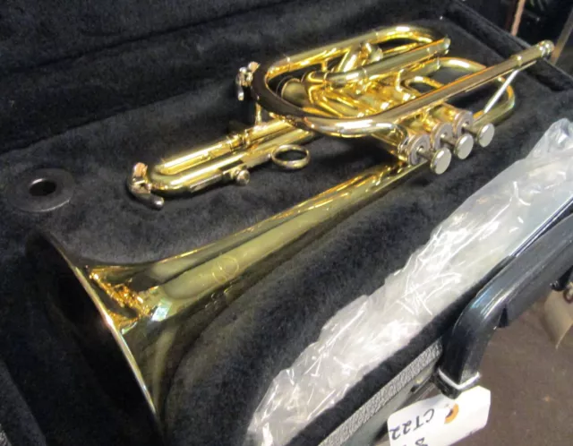 HOLTON c602 Cornet w/case #191273 band ready - short trumpet