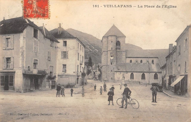 Cpa 25 Vuillafans La Place De L'eglise