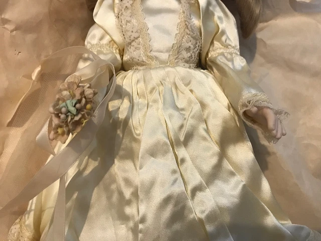 Marjorie Spangler Full Body Porcelain Bride Doll 1980 2