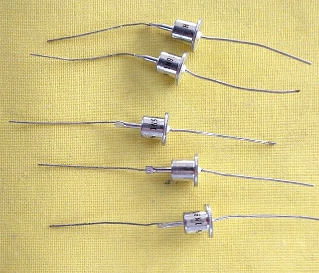OA95 DIODO GERMANIO- AA117 AA118 OA85 OA161 Germanium Diode -- ORIGINAL --(NEW) EUR 1,25 - IT - Foto 9