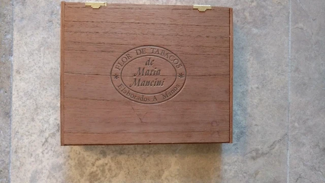 La Flor De Maria Mancini Wooden Cigar Box pre 1959
