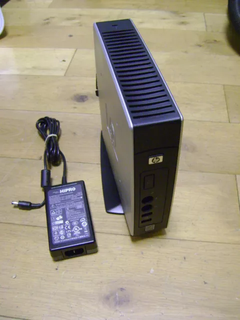 HP T5545 Linux-basierter Thin Client mit Netzteil & Ständer - Modell HSTNC-004-TC