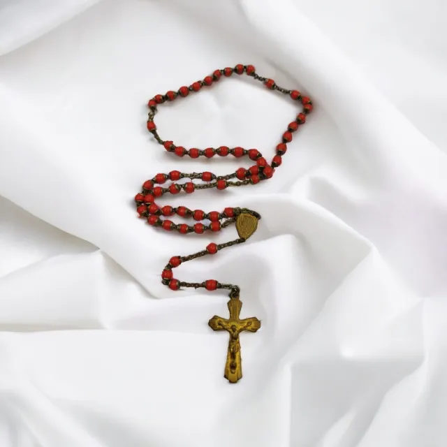 Ancien chapelet catholique en plaqué or et perles en corail rouge religion
