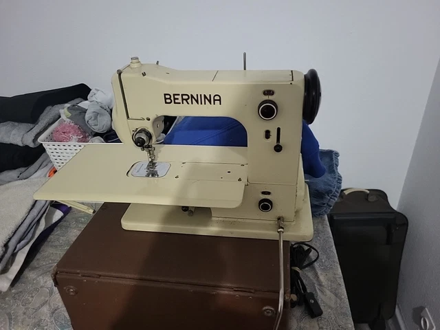 Machine à Coudre Berlina D'occasion - Pour Couture Et Travaux Manuels