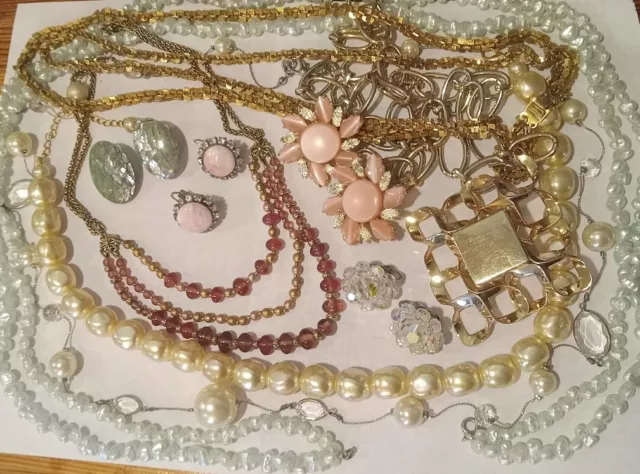 Vintage Mod Estate Jewelry Lot Some Signed Pieces Clip On Earrings Faux Pearls 3