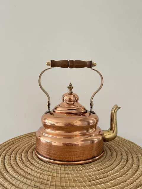 https://www.picclickimg.com/Ia8AAOSwsallVR~e/Vintage-Copper-PLANBODEN-Tea-Kettle-From-Germany.webp