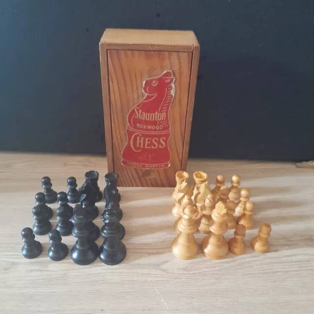 Vintage-Staunton Boxwood Chess Pieces Set House Martin Boxed