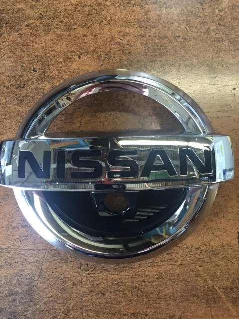 New Oem 2015-2018 Nissan Maxima Front Grille Emblem - Models With Front Camera