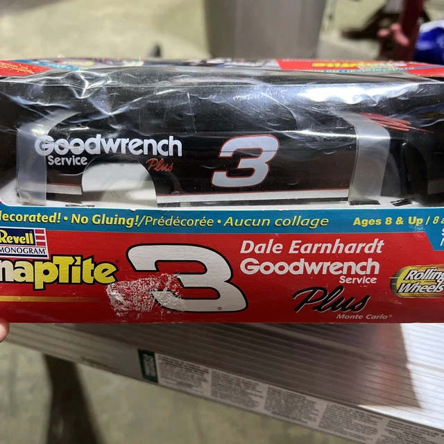Revell Model Kit SnapTite Dale Earnhardt Goodwrench Plus Monte Carlo #85-1311